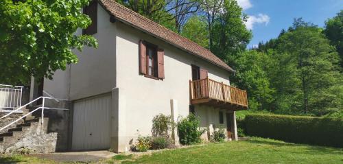 Vic-sur-Cere Casa | maison d'hôte, gîte, la maisonnette