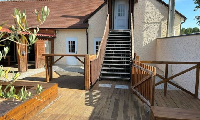 Yvre-le-Polin Casa | Maison D'hôtes 30 Couchages