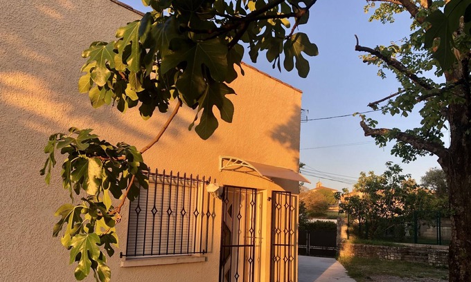 Mons Casa | Maison Dans Village Médiéval de Caractere