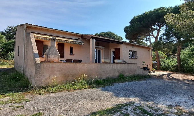Giens Casa | Maison de 100 m2 Entièrement Rénovée à 15 Minutes des Plages