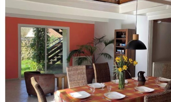 Aytre Casa | Maison de 4 Chambres Pour 10 Personnes Dont 8 Adultes