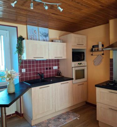 Rochefort-Montagne Casa | Maison de Bourg