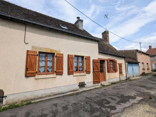 Levroux Casa | Maison de Bourg Rénovée avec Jardin et Salle de Jeux à Levroux - FR-1-591-204