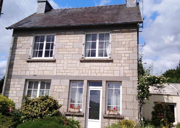 Belle-Isle-en-Terre Casa | maison de campagne en bordure de forêt