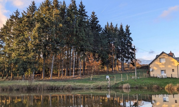 Saint-Emiland Otro | Maison de Campagne Avec son Étang Privé, Gite L'etang des Soays