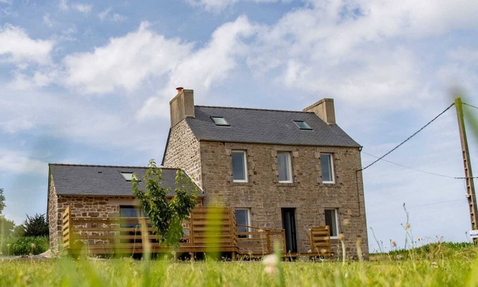 Cleder Casa | Maison de Campagne au Calme à 3km de la Plage des Amiets et du Port de Mogueriec