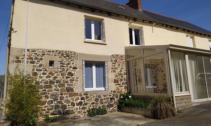 Broons Casa | Maison de Campagne au Pied D'un Bois
