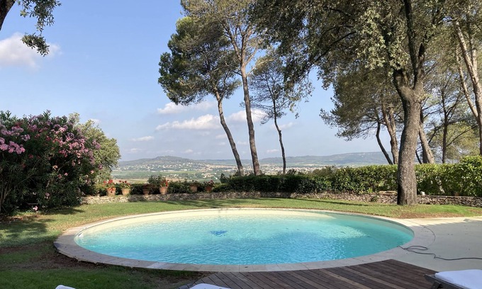 Bellegarde Casa | Maison de caractère avec piscine et tennis 5000m2