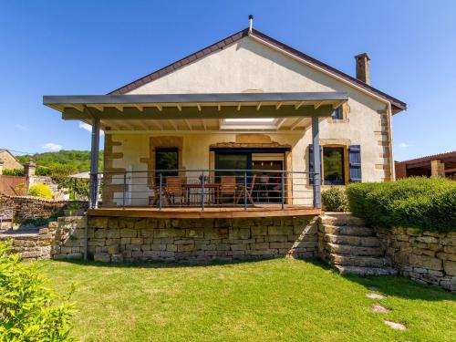 Bazeilles-sur-Othain Casa | Maison de charme à la campagne avec terrasse et grand espace extérieur - FR-1-585-76