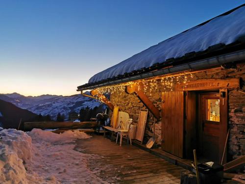 Seez Casa | Maison de charme à Séez avec vue sur montagne, cheminée