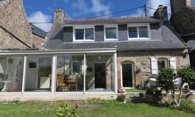Perros-Guirec Villa | Maison de charme avec jardin clos, terrasse à PERROS-GUIREC - Ref 868