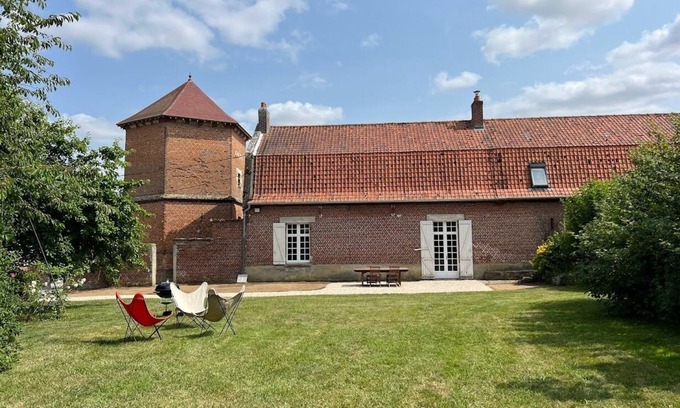 Beaucourt-en-Santerre Casa | Maison de la Distillerie. A la Campagne Entre Paris et Lille. Maison de Famille