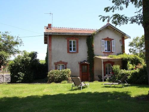 Bournoncle-Saint-Pierre Casa | Maison de charme avec grand parc pour des vacances en famille au cœur de l'Auvergne - FR-1-582-278