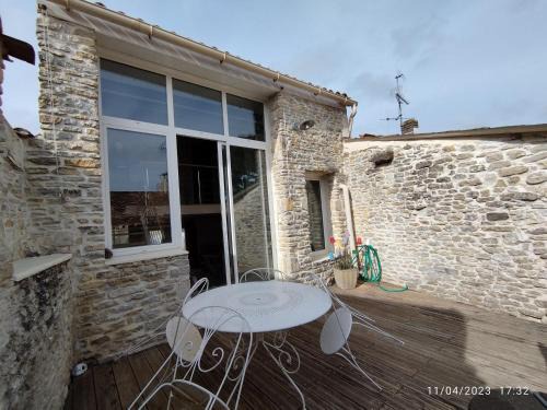 Saint-Georges-d'Oleron Casa | Maison de village au cœur des marais salants d'Oléron, à 100m des commerces - FR-1-778-20