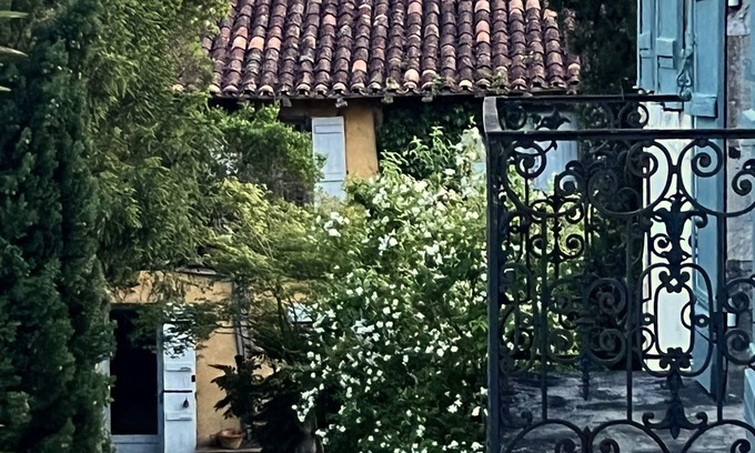 Cazaubon Casa | Maison de Gardien - charming boho farmhouse Gers.