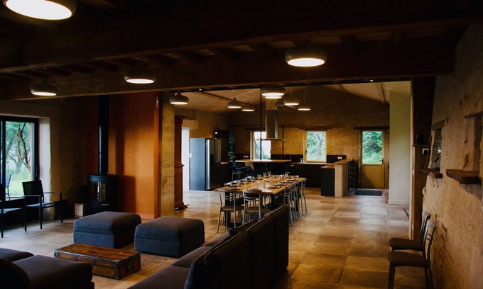 Sepvret Casa | Maison de Luxe Indépendante Dans une Aile du Logis, Terrasse Nature, Randonnées