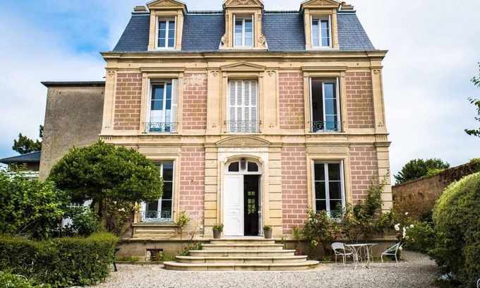 Courseulles-sur-Mer Casa | MAISON DE MAÎTRE IN THE HEART OF THE VILLAGE 5 MINUTES FROM THE BEACH