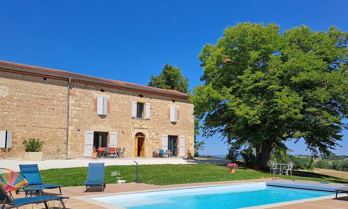 Aussac Casa | Maison de Maître 👨‍👩‍👧‍👦 7 persons 🏊🏼‍♀️ Swimming pool 🎣 🌳 Lake & garden
