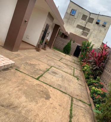 Porto-Novo Villa | Maison de trois appartements
