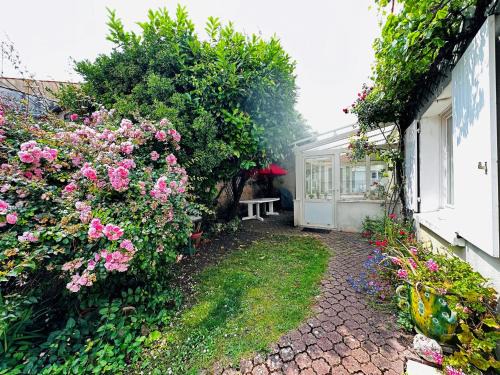 Fouras Casa | Maison de vacances familiale au centre de Fouras avec jardin clos - FR-1-709-100