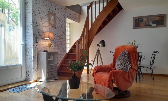 Septfonds Casa | Maison de village avec cour intérieure et terrasse