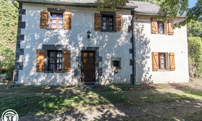Olby Casa | Maison de Village Traditionnelle Idéale Pour Découvrir le Département