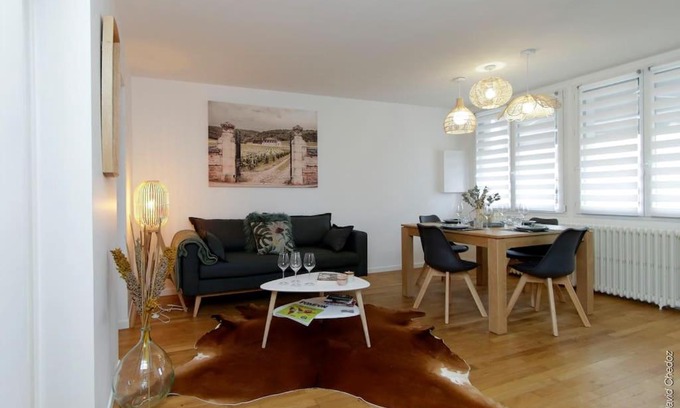 Chenove Casa | Maison « De Ville en Vigne »