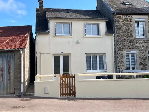 Saint-Symphorien-le-Valois Casa | MAISON DE VILLE