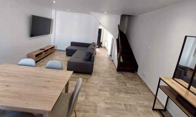 Sury-le-Comtal Casa | Maison de Ville Dans Residence Privée