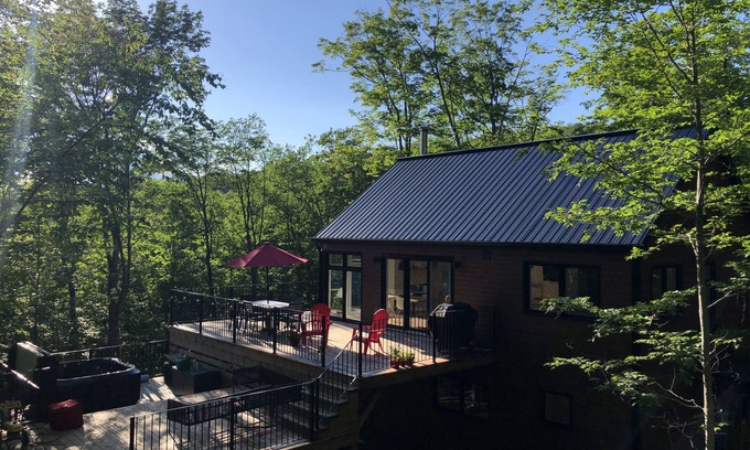 Eastman Casa | Maison en Montagne Avec Spa!