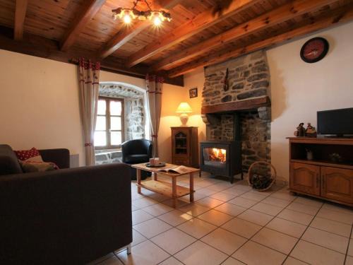 Saint-Front Casa | Maison en pierres avec terrain près du Massif du Mézenc, idéale pour un séjour nature en famille - FR-1-582-267