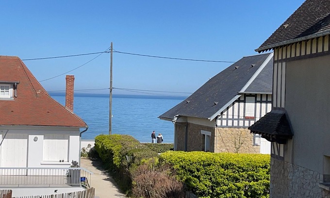 Hermanville-sur-Mer Casa | Maison Entièrement Rénovée Située à 50 Mètres de la mer Jardin 4 Chambres 2 SDB