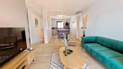 Colombiers Casa | Maison entre canal et mer