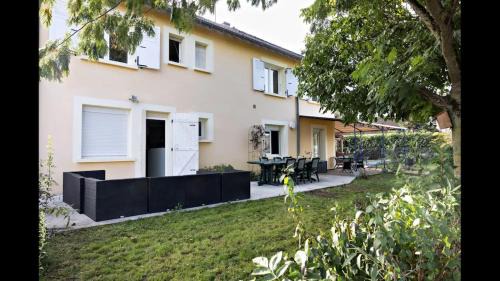 Saint-Marcel Casa | Maison familiale- 12 couchages - 6 chambres, piscine, très grand jardin
