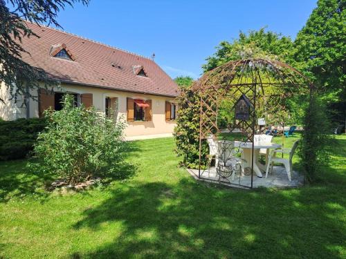 Le Merlerault Casa | Maison familiale avec jardin clos près du Haras National du Pin - FR-1-497-173