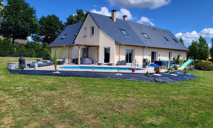 Loucelles Casa | Maison Familiale