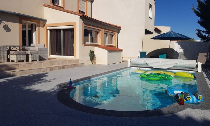 Pollestres Casa | Maison Familiale: Piscine/home Cinéma/jaccuzi à 20 mn des Plages!