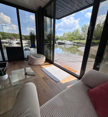 Deulemont Alquiler De Eote | Maison flottante moderne