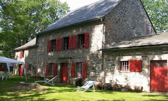 Egliseneuve-d'Entraigues Casa | Maison Typique Auvergnate