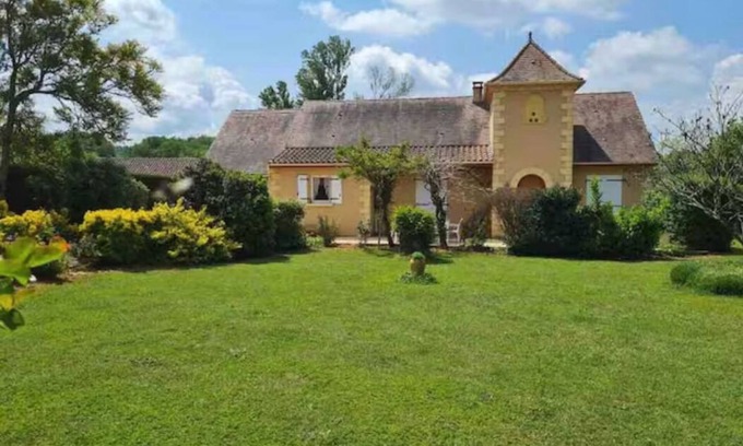 Saint-Martial-de-Nabirat Casa | Maison Piscine Chauffée et Spa Saint-martial-de-nabirat