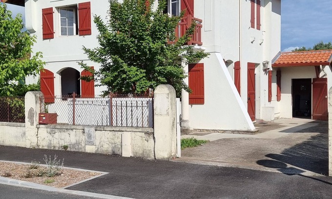 Saint-Vincent-de-Tyrosse Casa | Maison Landaise, 12 km from the beaches, in the heart of the férias between Dax and Bayonne!
