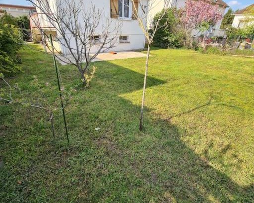 Briare Casa | Maison indépendante avec jardin proche Pont canal