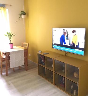 Stains Apartamento | Maison Jaune