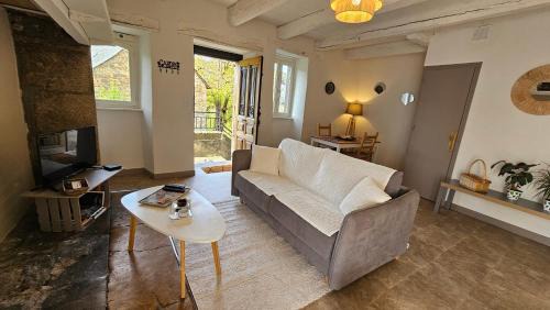 Salles-la-Source Casa | Maison la Doucette et son extérieur