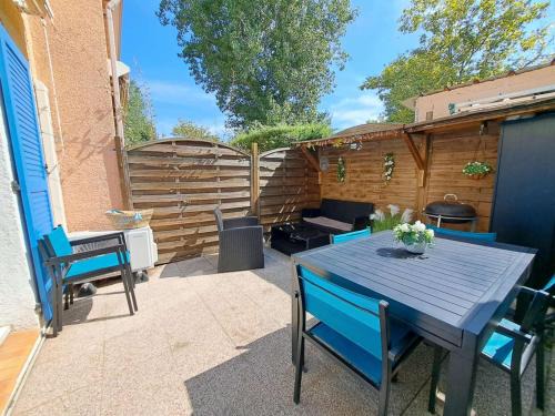 Marseillan Plage Apartamento | Maison mitoyenne climatisée 7 pers. avec piscine et parking à Marseillan-Plage - FR-1-326-848