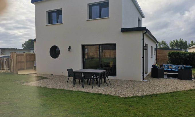 Cleder Casa | Maison Neuve 4 Chambres en Bord de Mer! Animaux Acceptés
