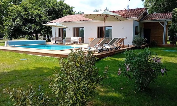 Saint-Julien-en-Born Casa | Maison neuve avec piscine chauffée, 4 kms de Contis plage