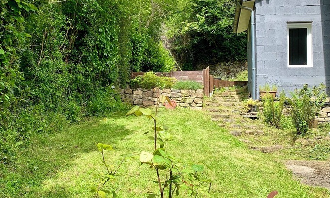 Coutances Casa | Maison Nichée Dans la Nature, Bordée dun Ruisseau et Proche du Centre Ville