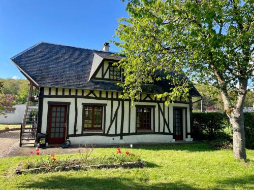 Beaumont-le-Roger Casa | Maison normande avec grand jardin proche de la mer et de Paris