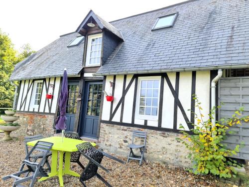 Freneuse-sur-Risle Cama Y Desayuno | Maison normande